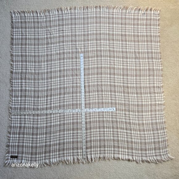 NWOT Cashmere Houndstooth Square Scarf Tan White Large - Picture 4 of 14